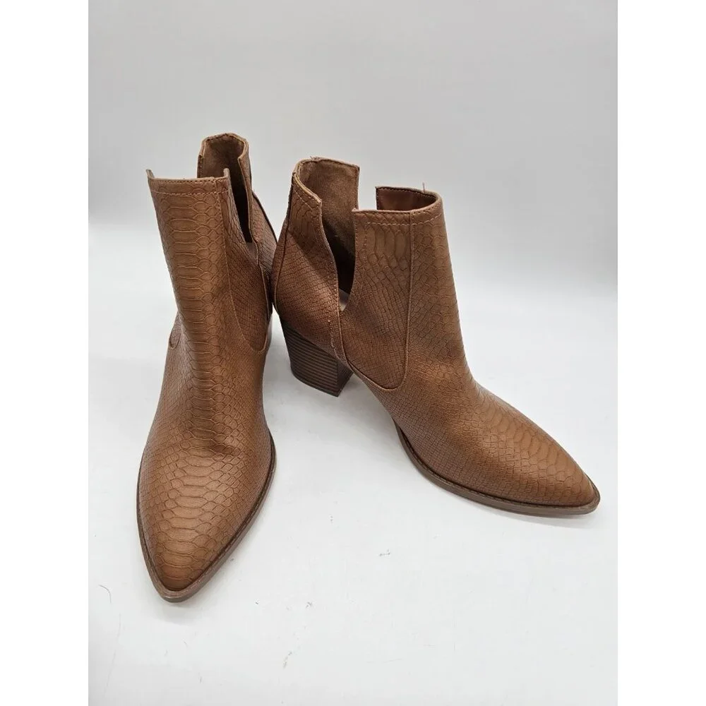 ZBY Pointed Toe Front V Chunky Heel Boots Women's Size 10 Boho Cowgirl Country